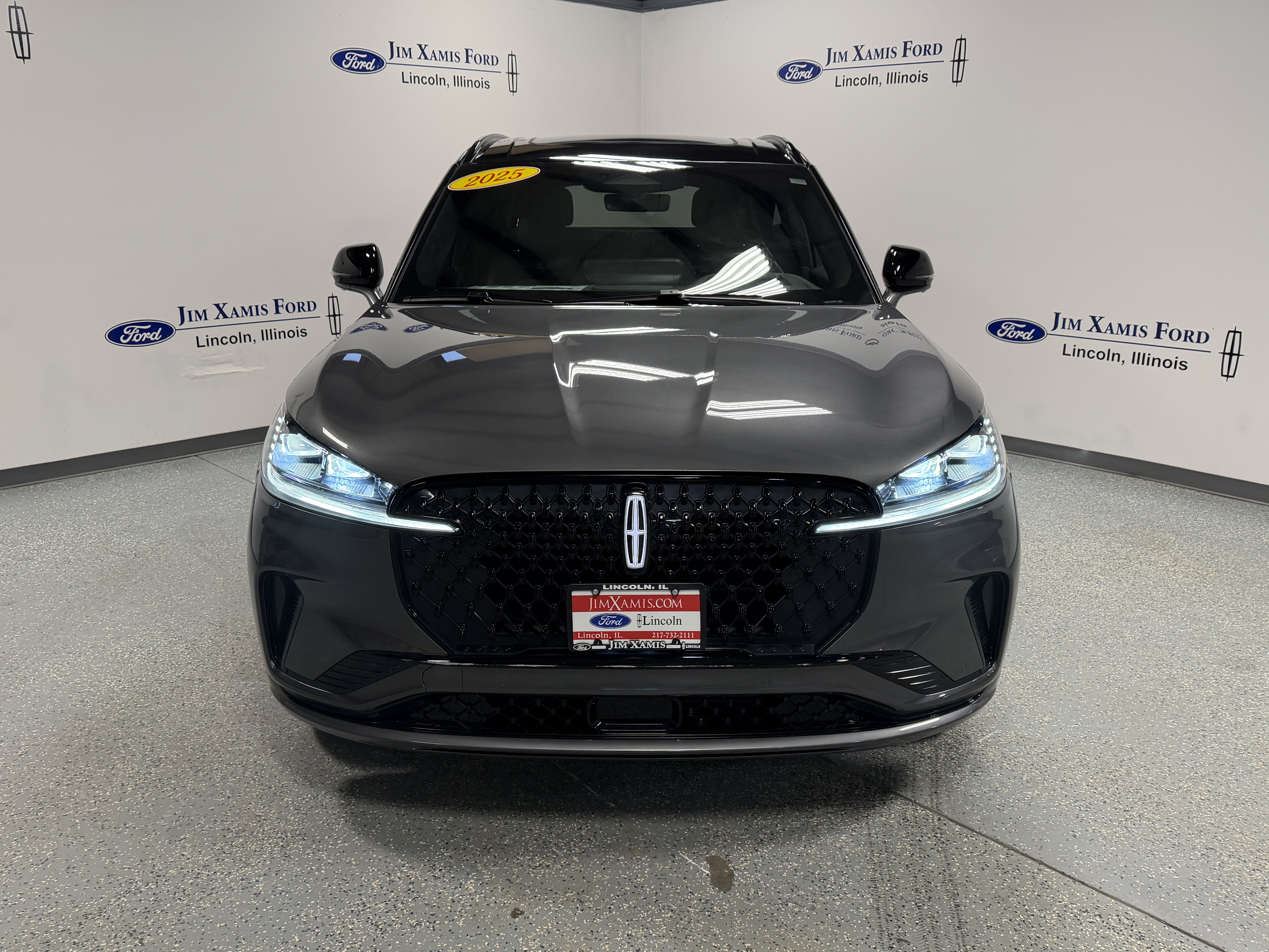 Used 2025 Lincoln Aviator Black Label w/ Black Label Special Edition AWD/4WD image 2