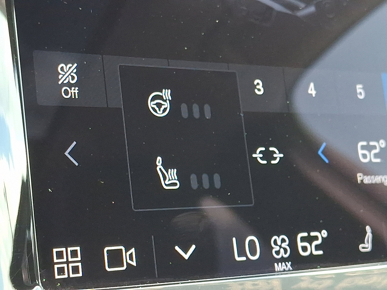 Certified 2022 Volvo XC60 B5 Momentum w/ Climate Package image 24