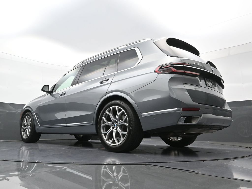 Used 2026 BMW X7 xDrive40i AWD/4WD image 27