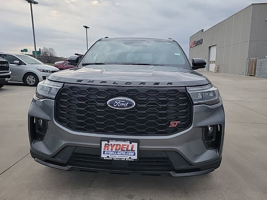 Used 2025 Ford Explorer ST image 7