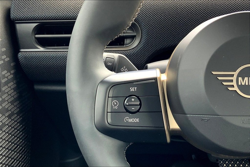 Certified 2025 MINI Cooper S FWD image 19