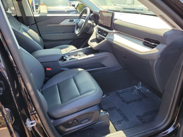 Used 2026 Ford Explorer Active w/ Active Comfort Package RWD image 16