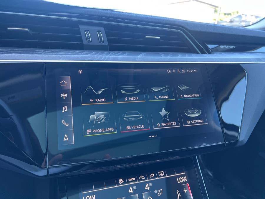 Used 2024 Audi Q8 e-tron Premium Plus w/ Premium Plus Package image 22