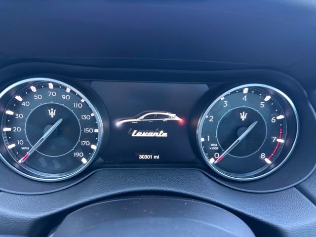 Used 2023 Maserati Levante GT AWD/4WD image 11