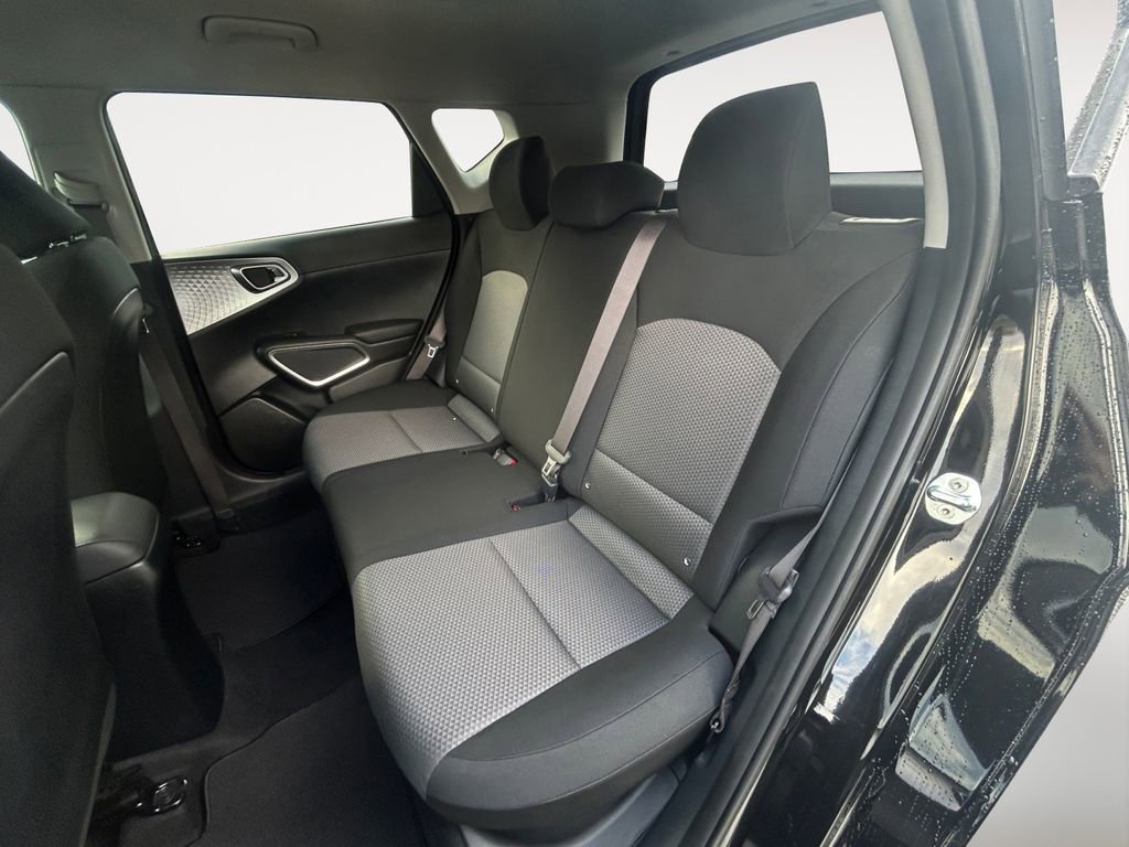 Used 2021 Kia Soul LX image 11