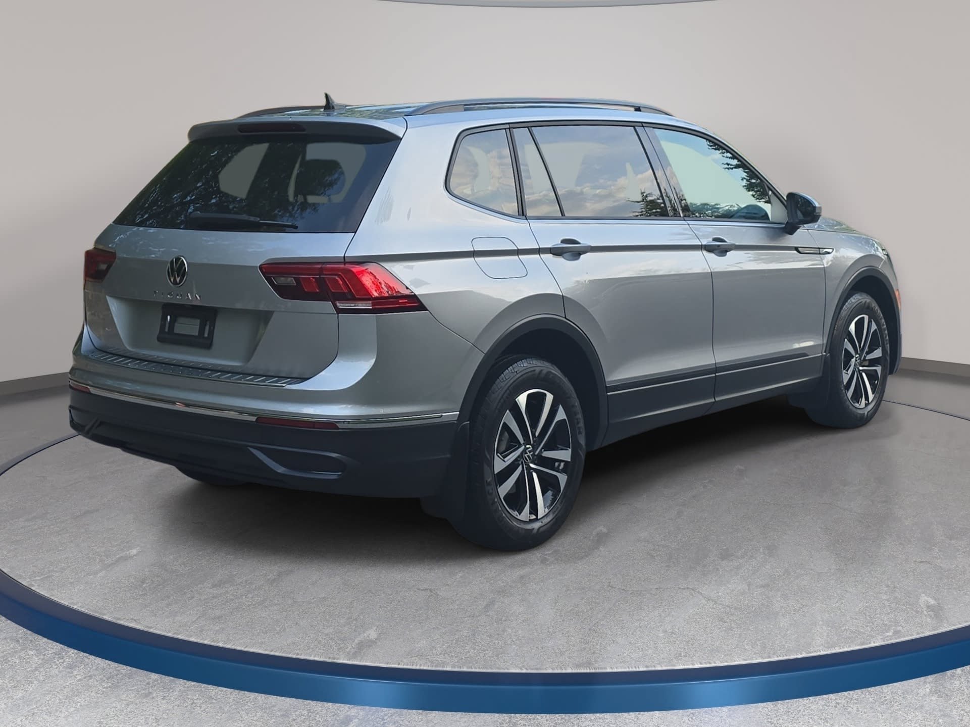 Used 2023 Volkswagen Tiguan S w/ IQ.Drive Package FWD image 5