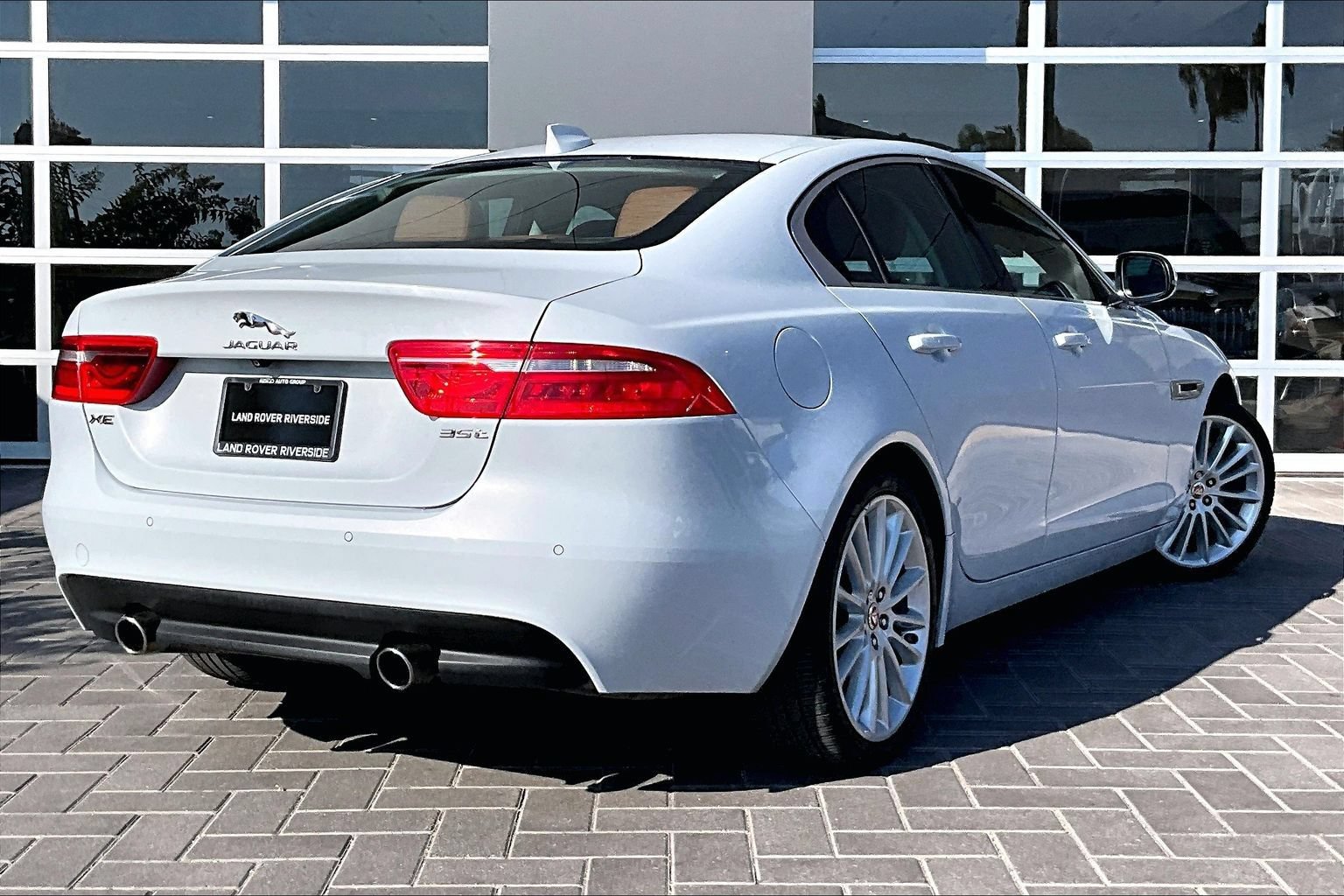 Used 2018 Jaguar XE Portfolio RWD image 13