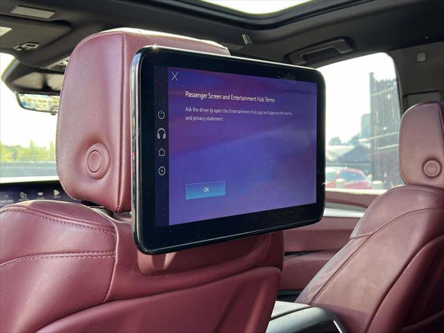 Used 2025 Cadillac Escalade ESV Sport w/ LPO, ONYX Package AWD/4WD image 16