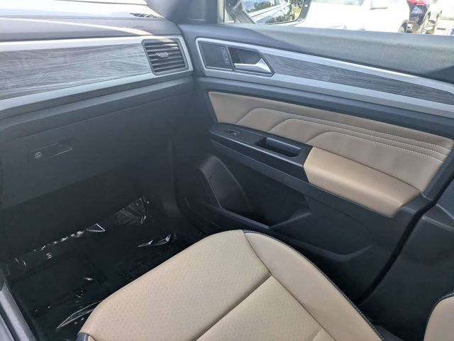 Used 2021 Volkswagen Atlas Cross Sport SE FWD image 15