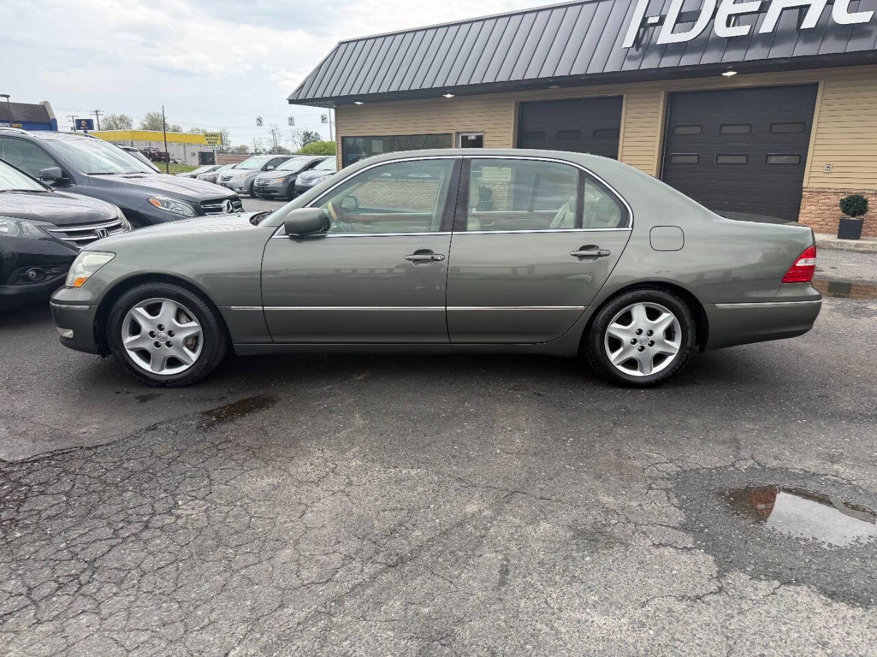 Used 2005 Lexus LS 430 w/ Modern Luxury Pkg RWD image 13