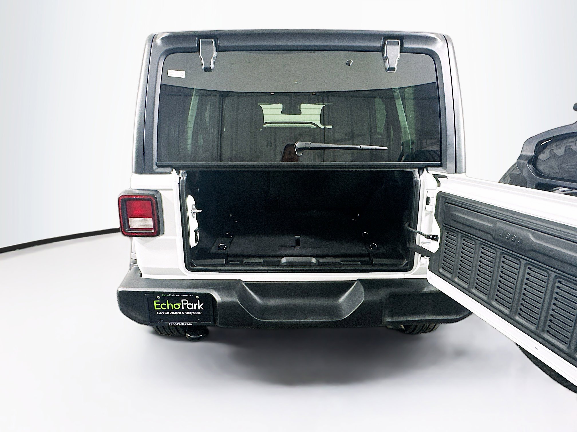 Used 2025 Jeep Wrangler Sport S image 28