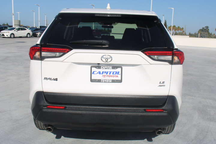 Certified 2025 Toyota RAV4 LE AWD/4WD image 4