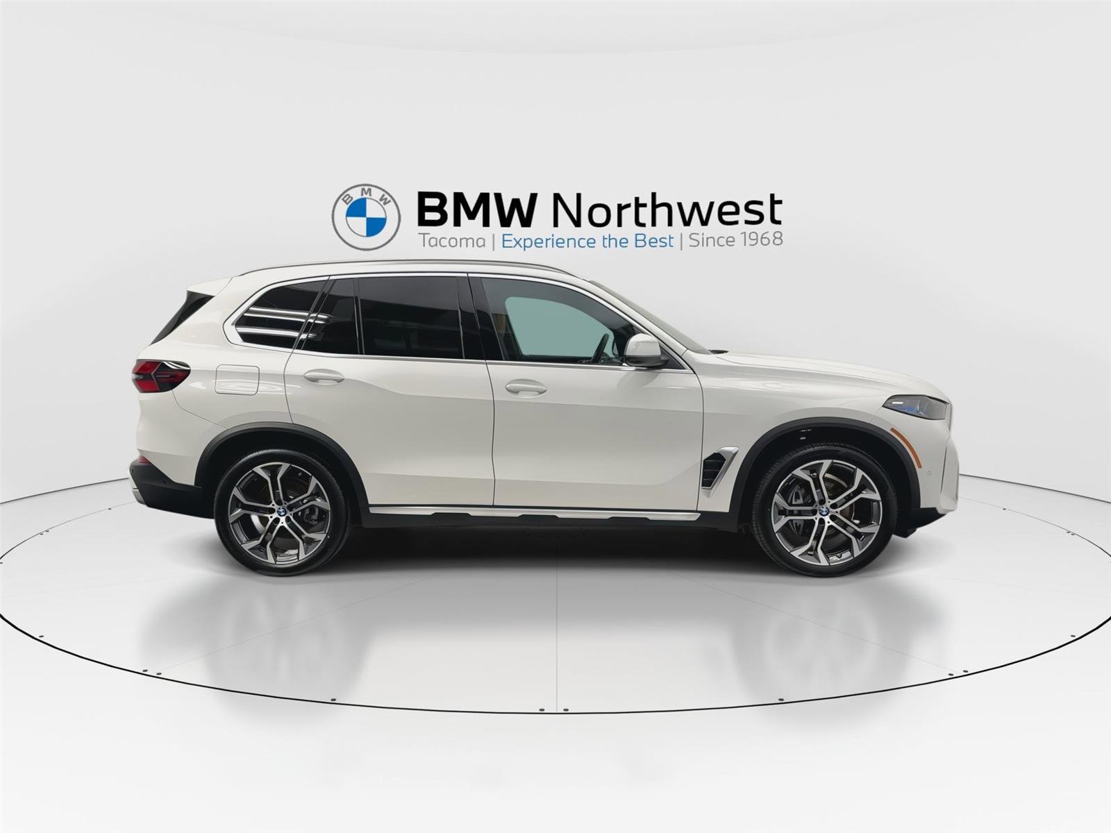 New 2026 BMW X5 xDrive40i w/ Climate Comfort Package AWD/4WD image 5