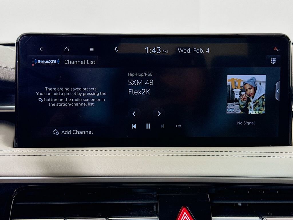 Used 2025 Genesis G70 2.5T image 14