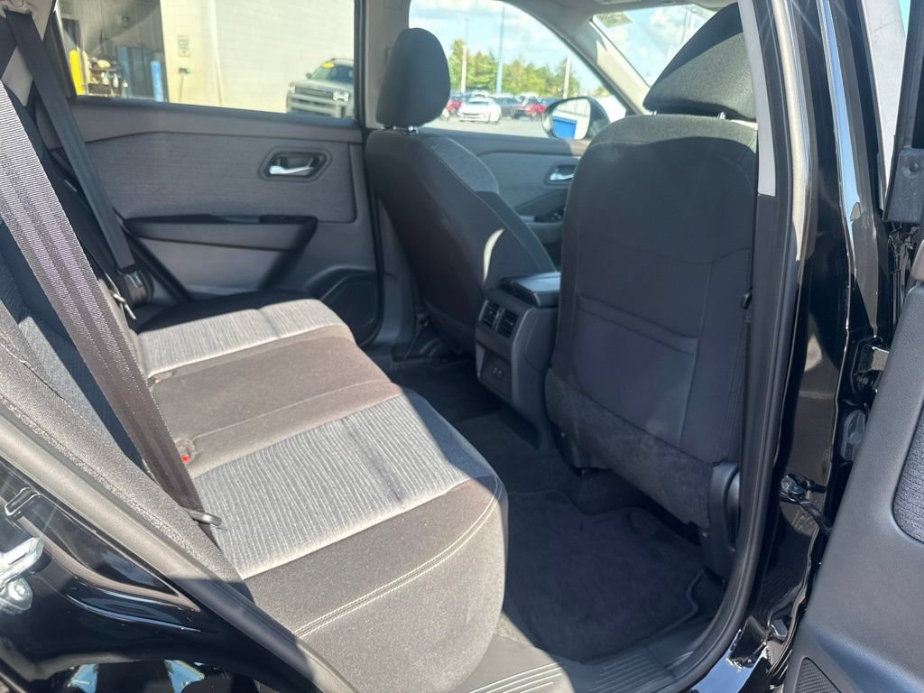 Used 2023 Nissan Rogue SV AWD/4WD image 37