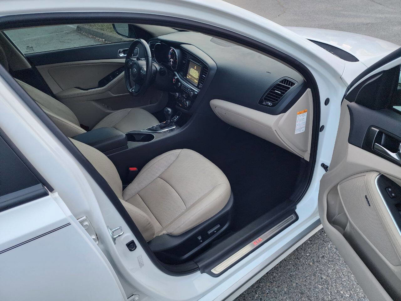 Used 2014 Kia Optima EX image 16