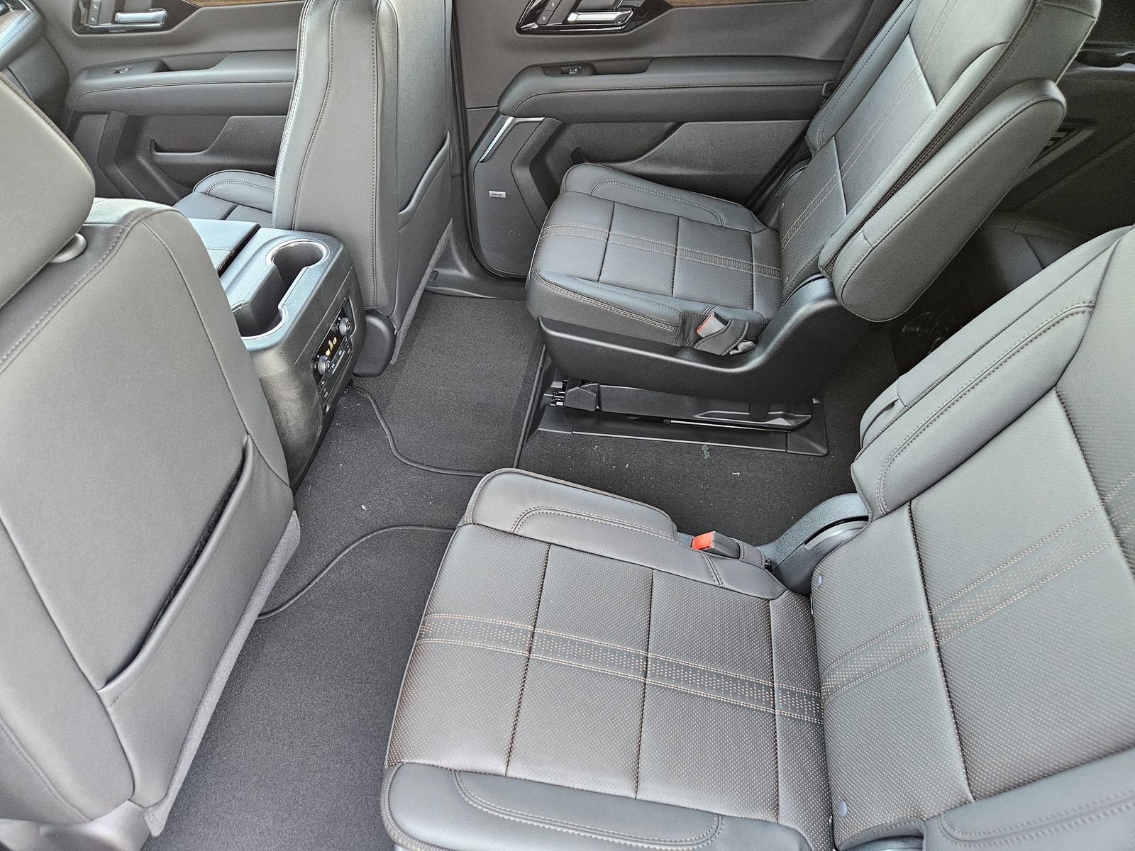 New 2026 Chevrolet Tahoe High Country AWD/4WD image 30