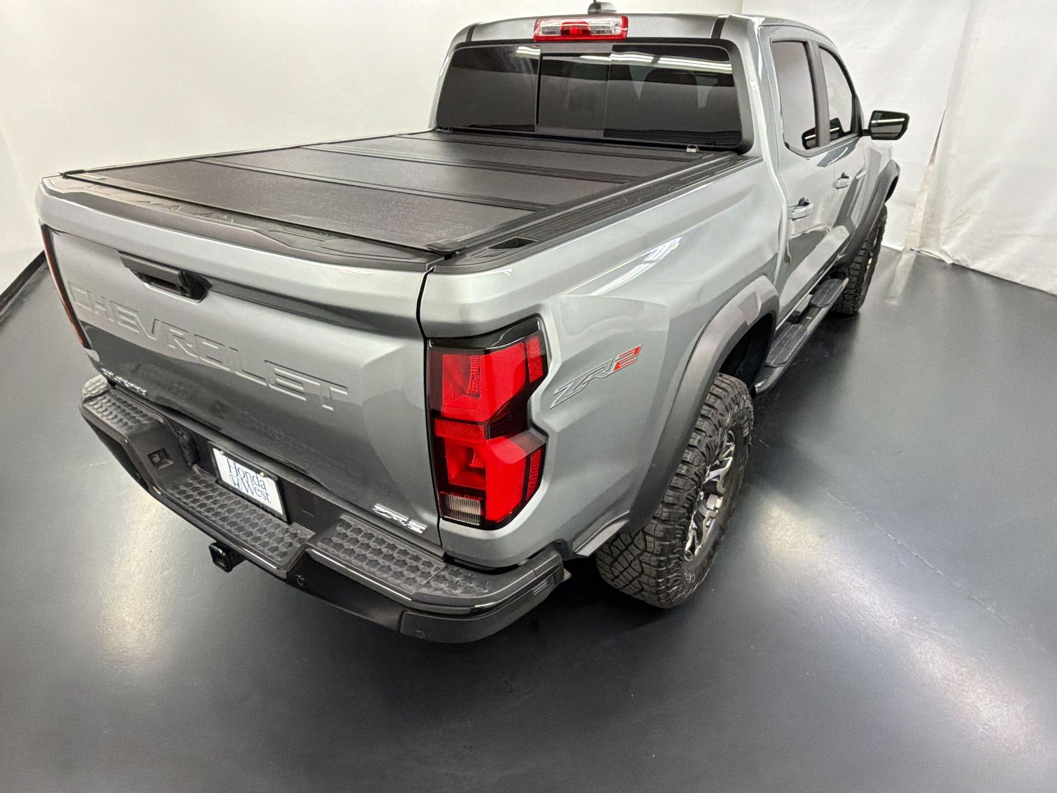 Used 2024 Chevrolet Colorado ZR2 w/ ZR2 Convenience Package III AWD/4WD image 9