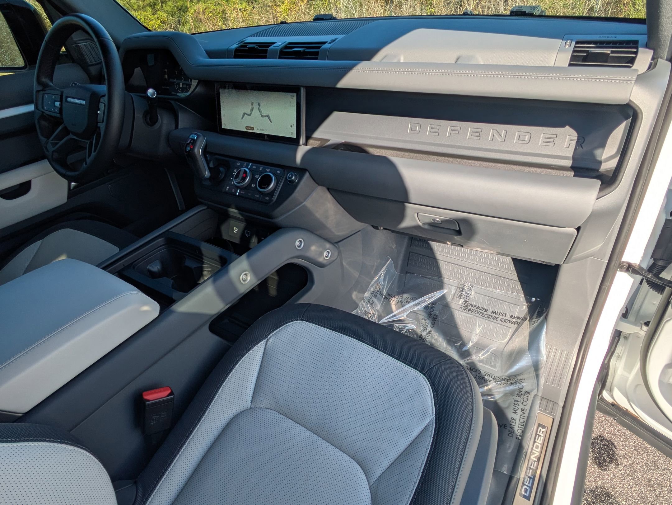 Certified 2023 Land Rover Defender 110 X-Dynamic SE image 30