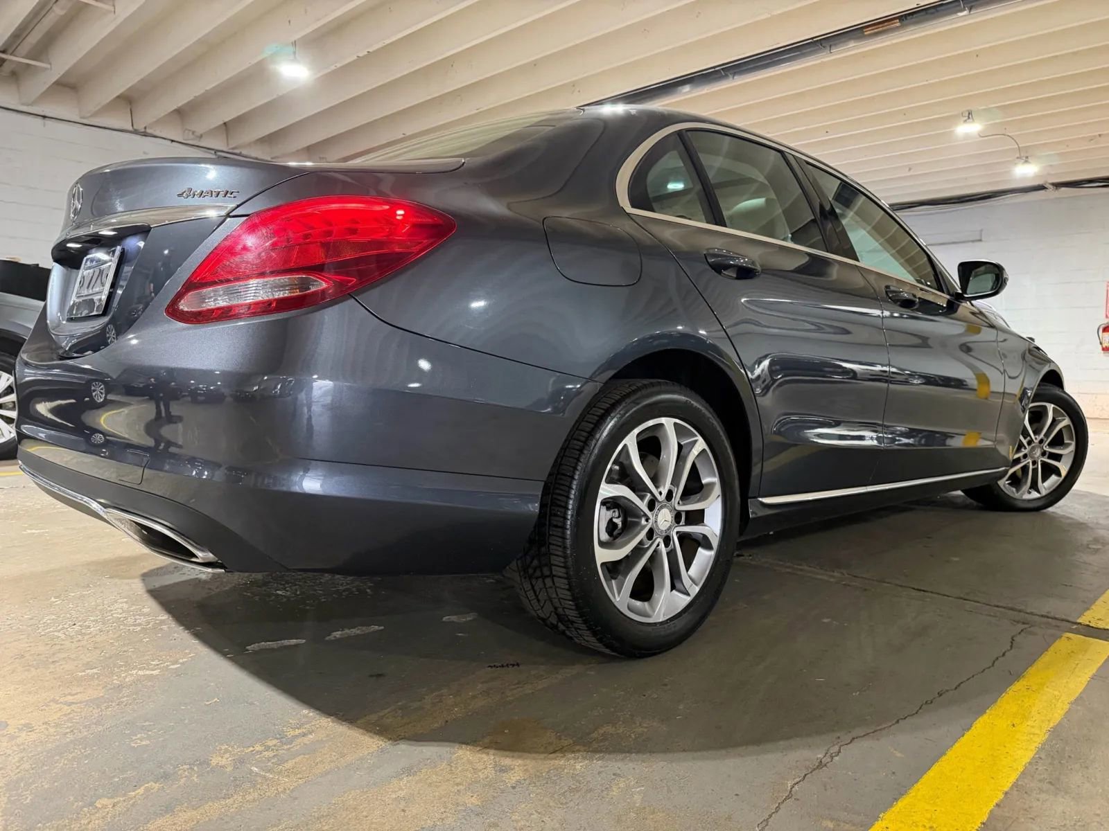 Used 2015 Mercedes-Benz C 300 4MATIC Sedan image 4