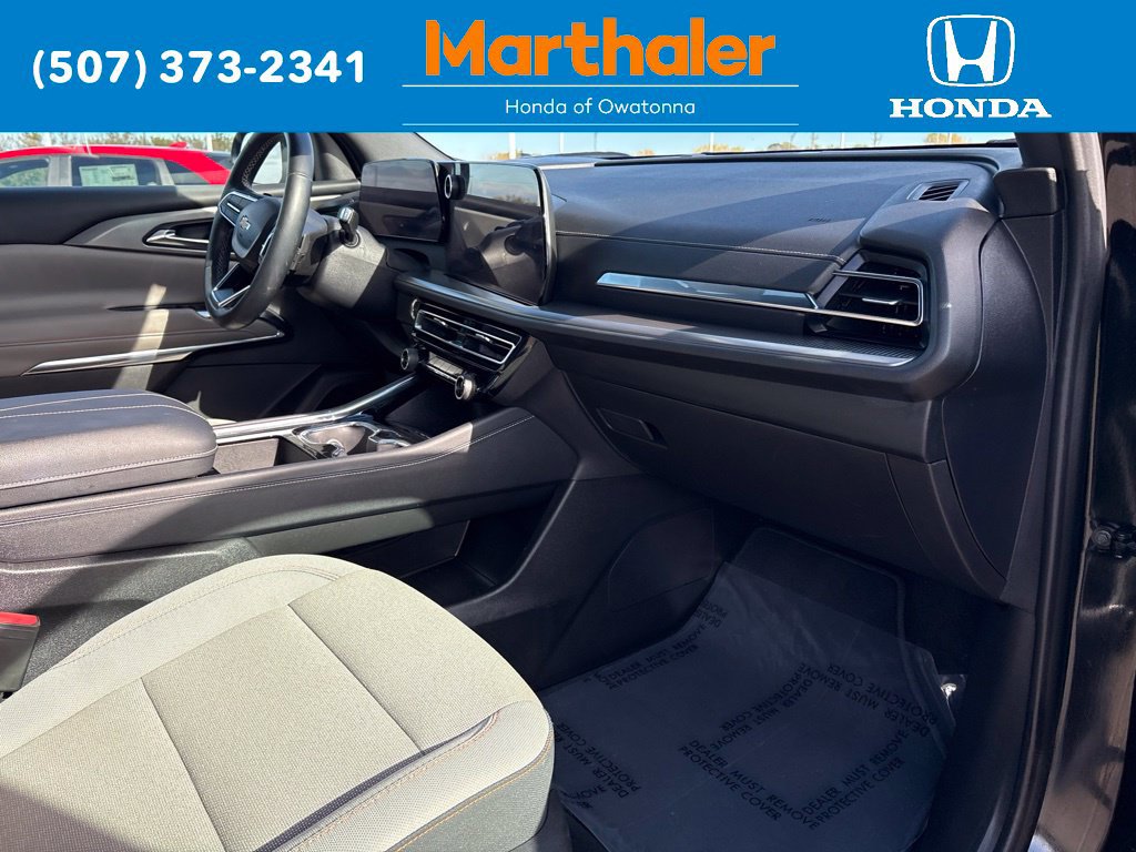 Used 2026 Chevrolet Traverse LT w/ Driver Confidence Package AWD/4WD image 22