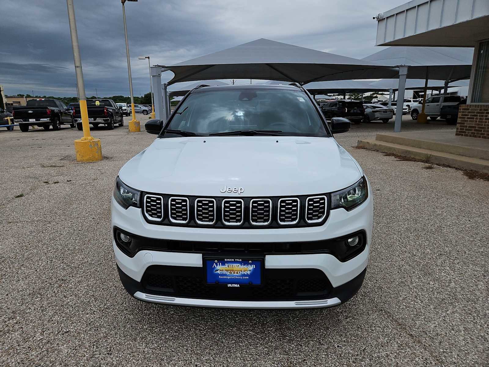 Used 2025 Jeep Compass Limited AWD/4WD image 3