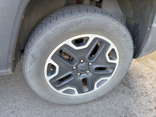 Used 2017 Jeep Renegade Trailhawk w/ Popular Equipment Group image 12