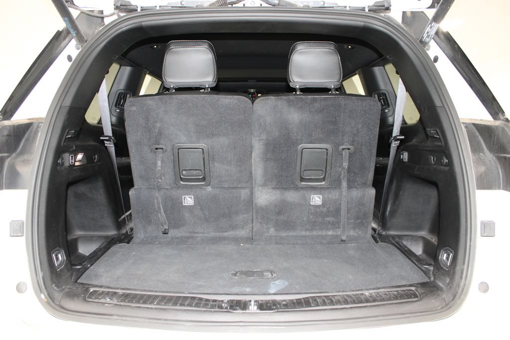 Used 2024 Jeep Grand Cherokee L Altitude AWD/4WD image 9