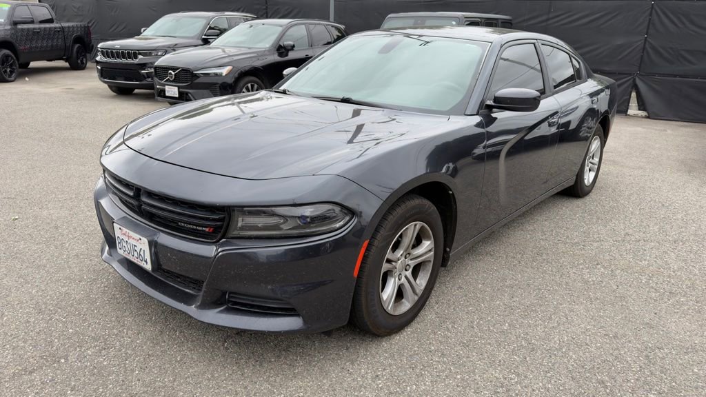Used 2018 Dodge Charger SXT RWD image 3