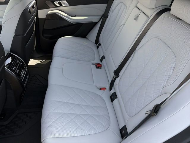 New 2026 BMW X5 xDrive40i w/ Executive Package image 17