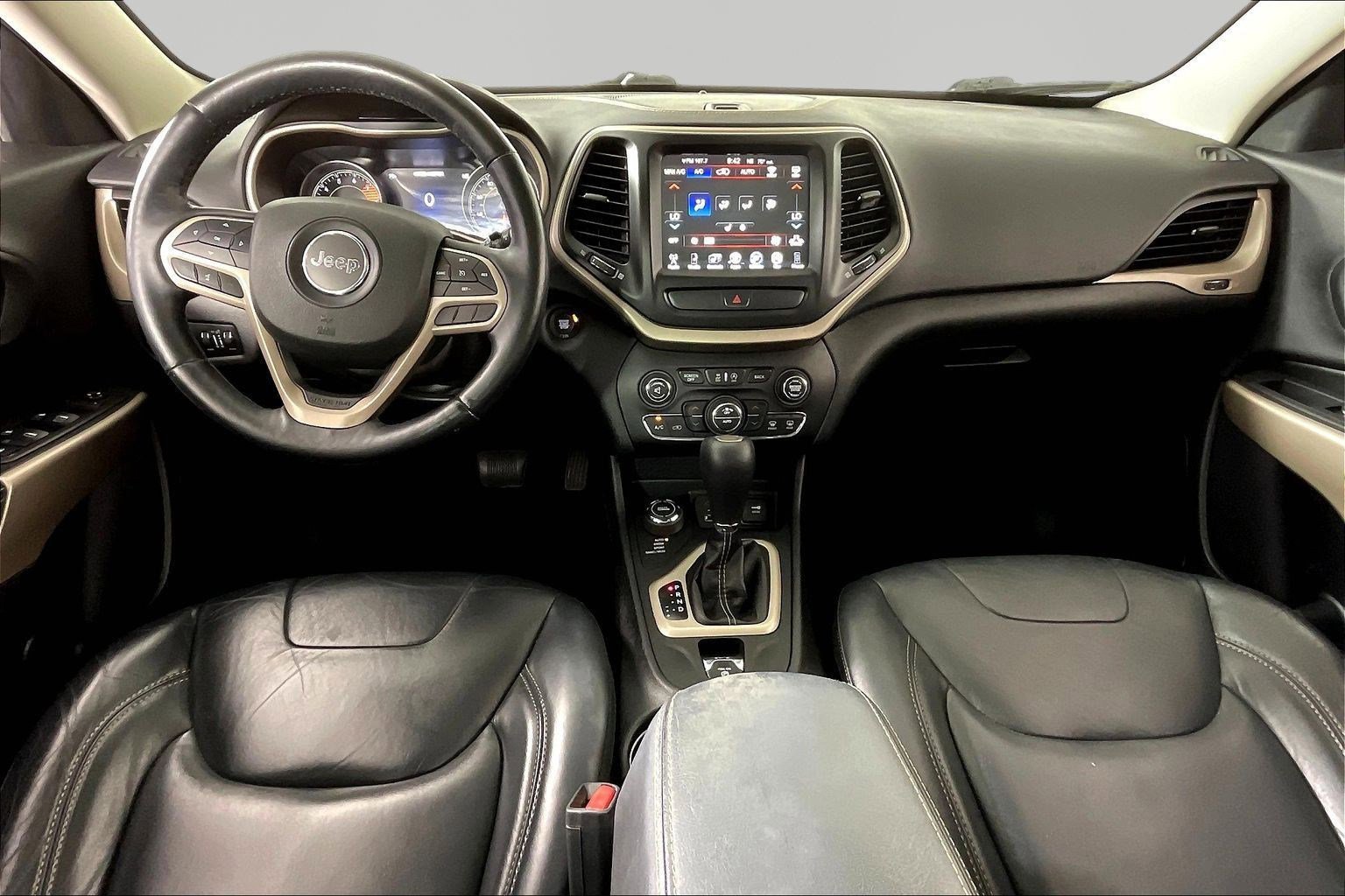 Used 2017 Jeep Cherokee Limited image 7