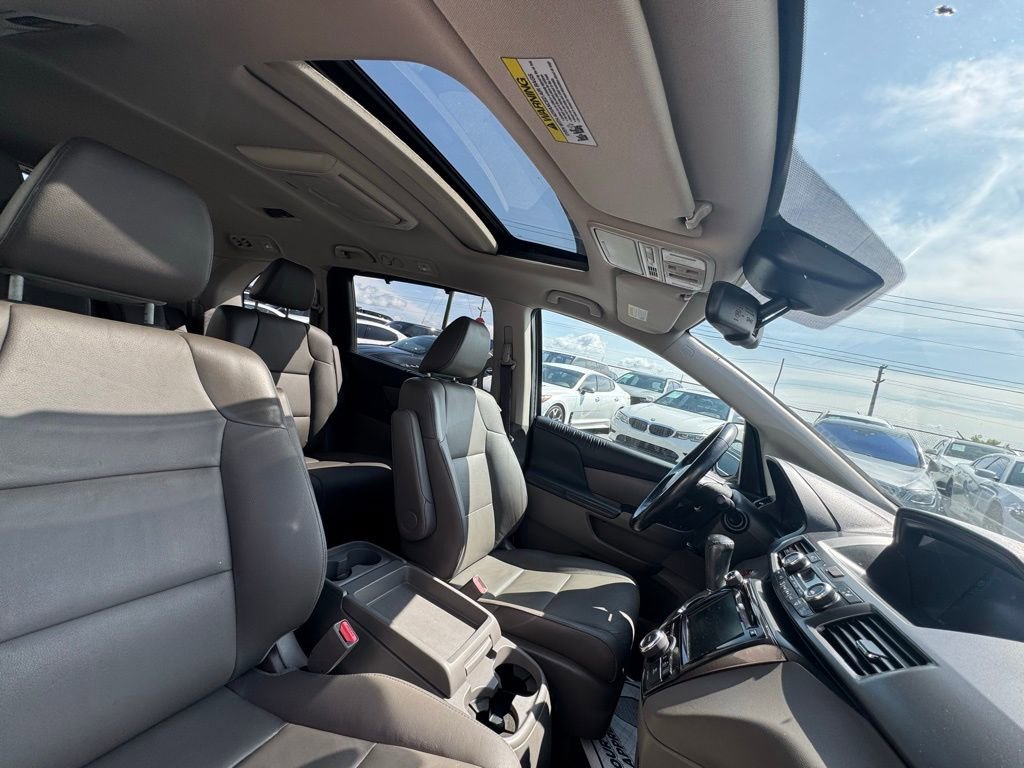 Used 2014 Honda Odyssey Touring Elite image 18