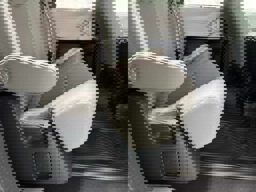 Used 2025 Toyota Sienna XLE image 55