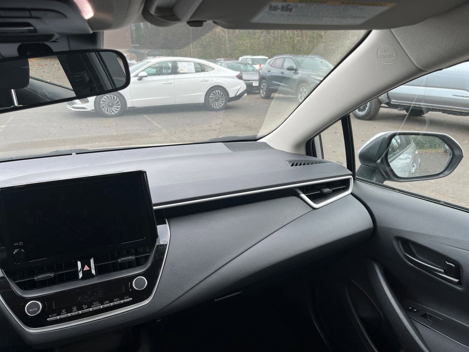 Used 2025 Toyota Corolla LE image 33