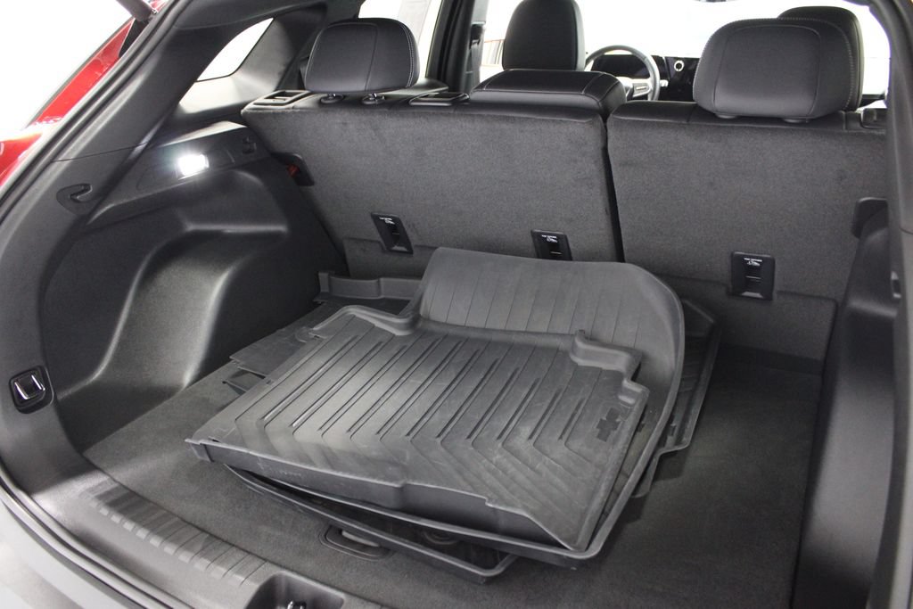 Used 2024 Chevrolet Blazer EV LT AWD/4WD image 17