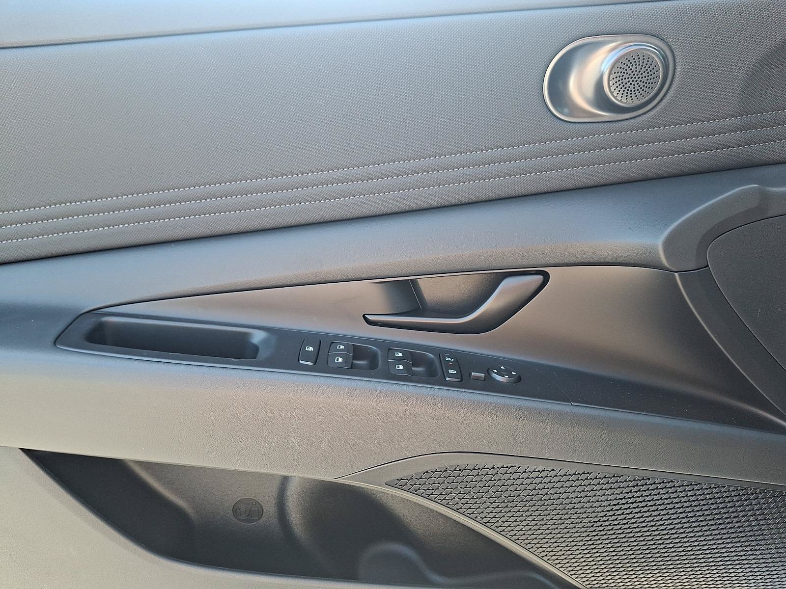 New 2026 Hyundai Elantra SEL Sport FWD image 7