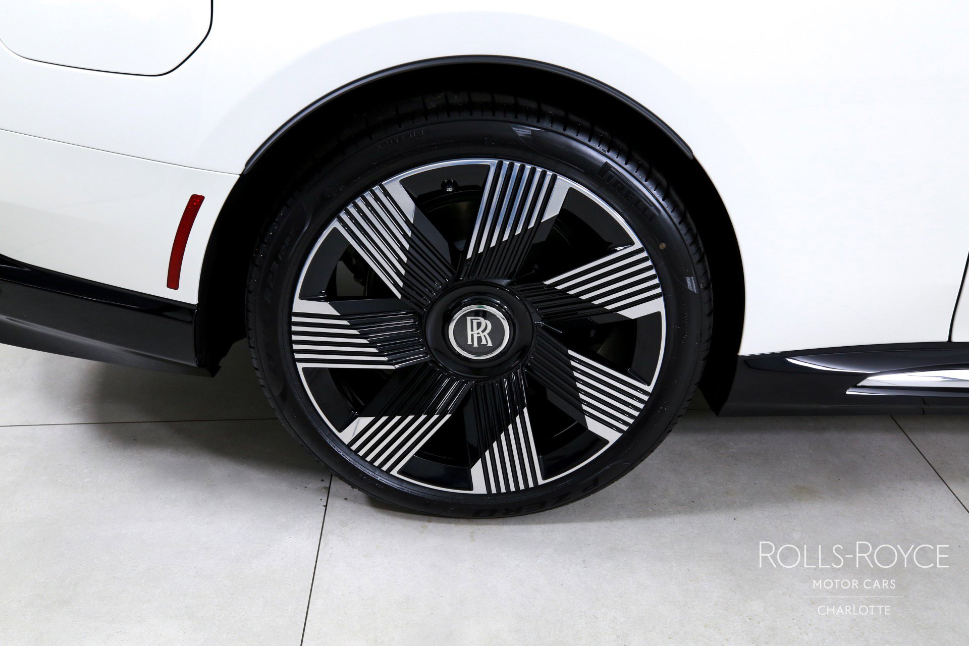 New 2025 Rolls-Royce Spectre w/ Spectre Enhancement Package image 32