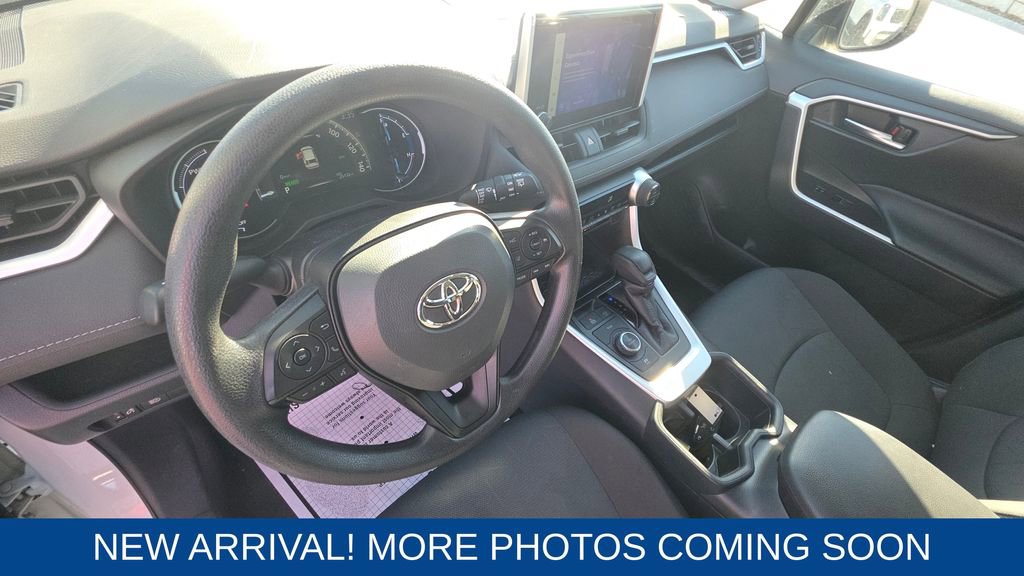 Used 2025 Toyota RAV4 XLE image 12