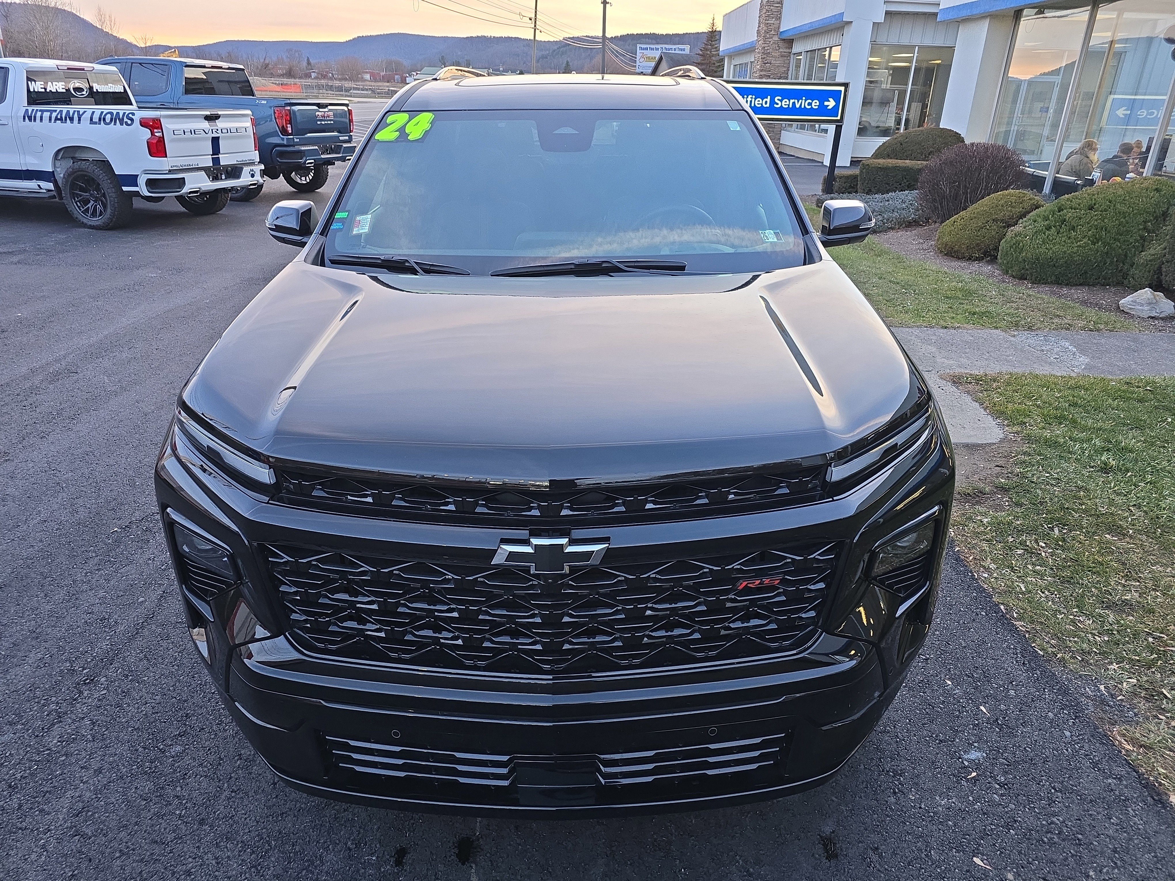 Used 2024 Chevrolet Traverse RS w/ LPO, Floor Liner Package image 9