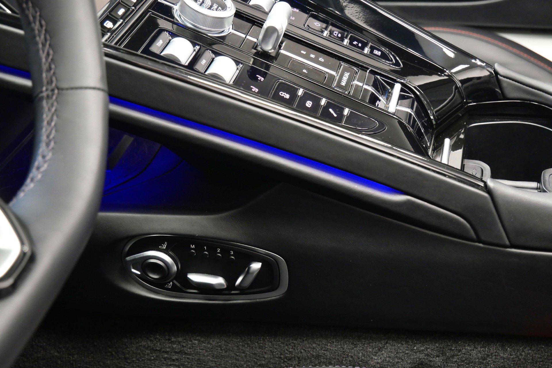 Used 2025 Aston Martin DB12 Convertible RWD image 35