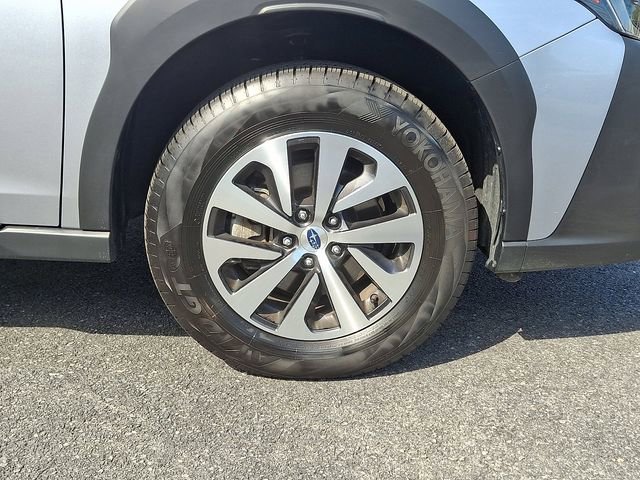 Certified 2025 Subaru Outback Premium AWD/4WD image 8
