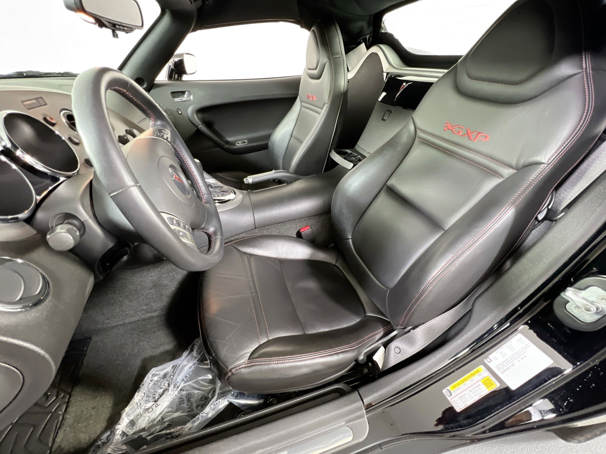 Used 2008 Pontiac Solstice GXP w/ Premium Package image 17