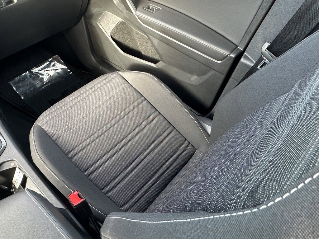 Used 2022 Volkswagen Tiguan S image 16