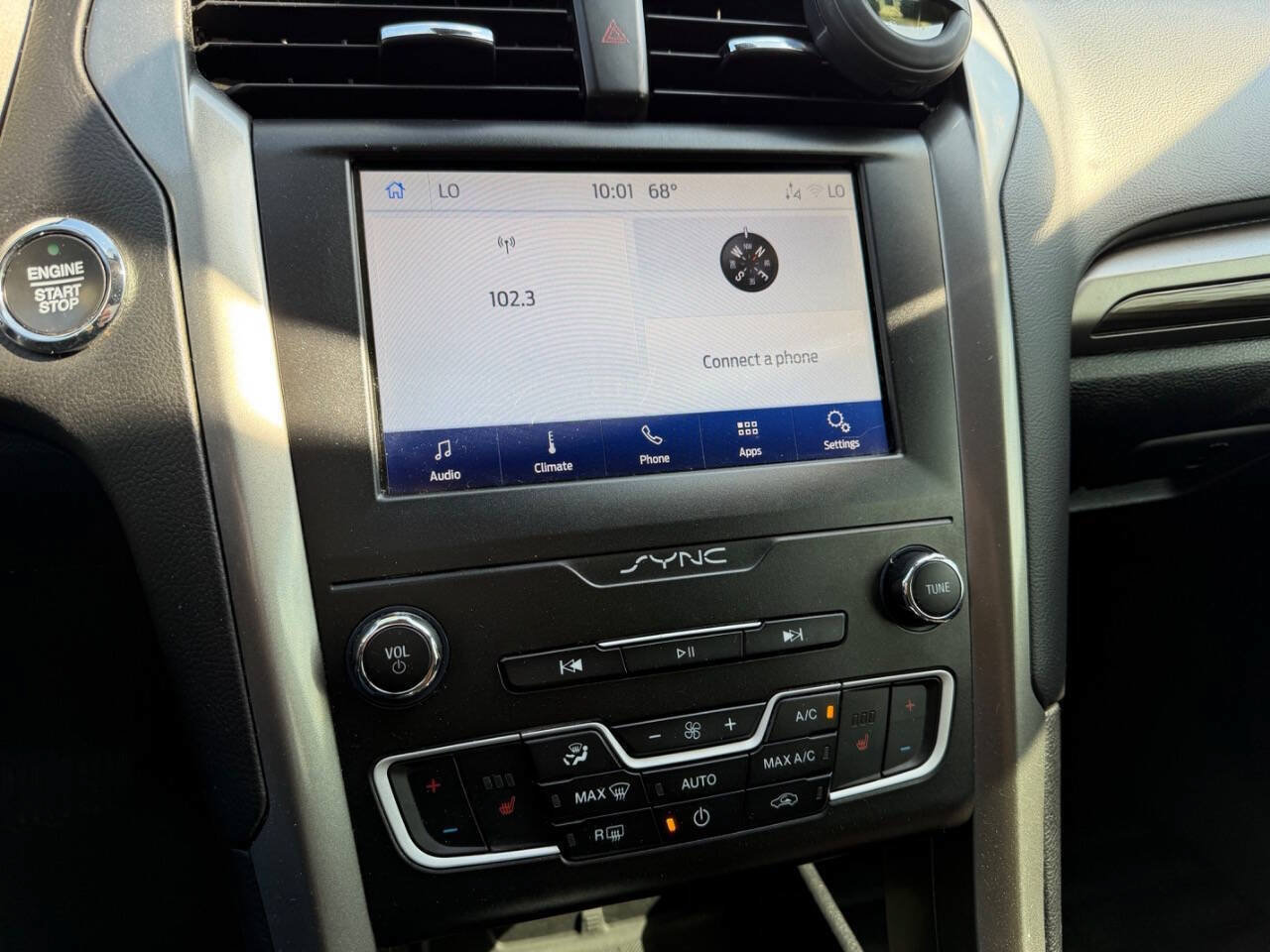 Used 2020 Ford Fusion SEL FWD image 13