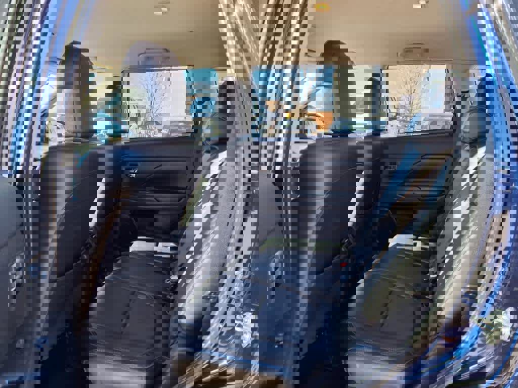 Used 2020 Mitsubishi Outlander SEL image 9