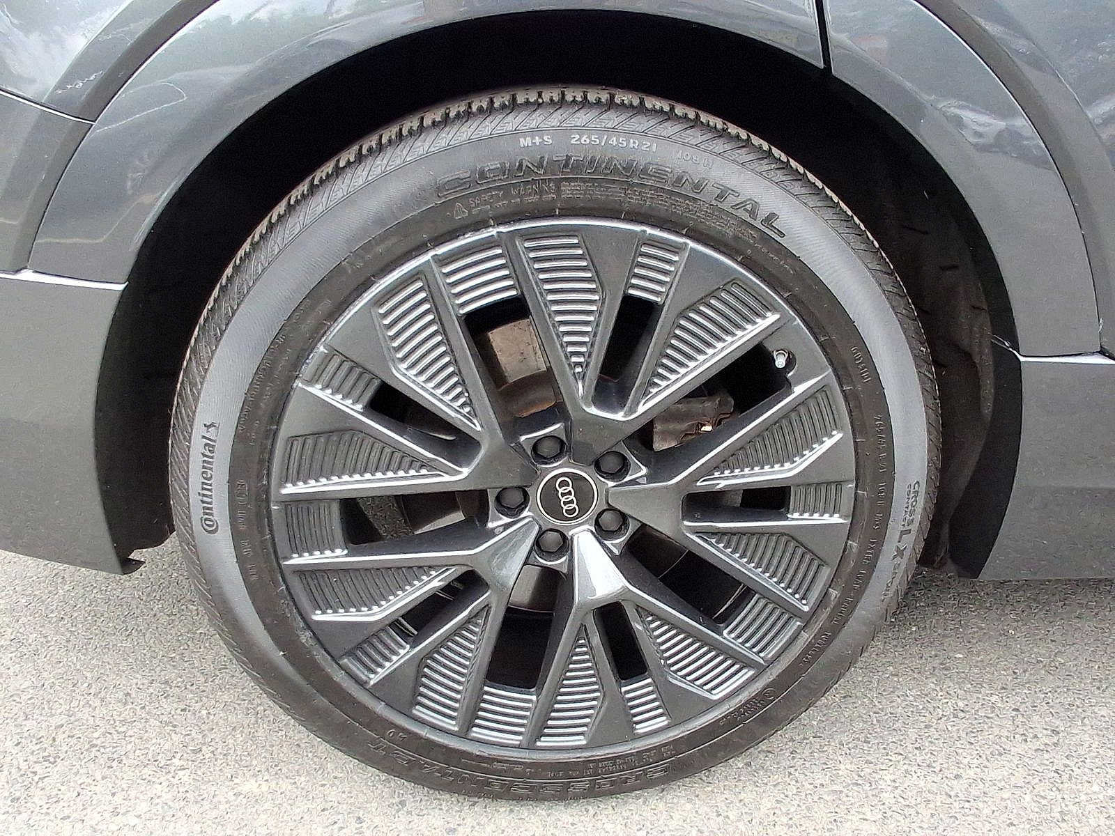 Used 2024 Audi Q8 e-tron Prestige AWD/4WD image 33