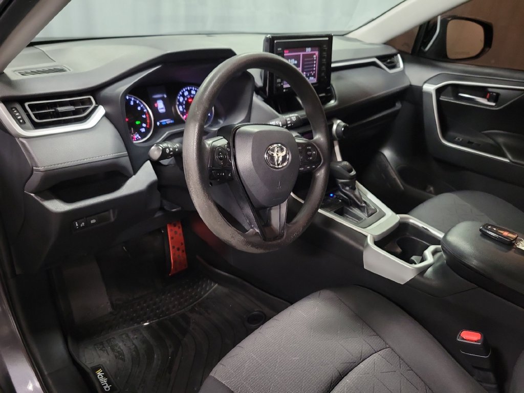 Used 2021 Toyota RAV4 XLE FWD image 16