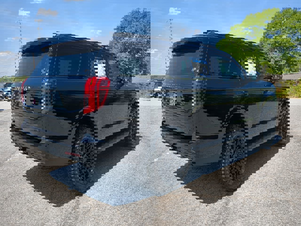 New 2026 Ford Expedition Active image 4