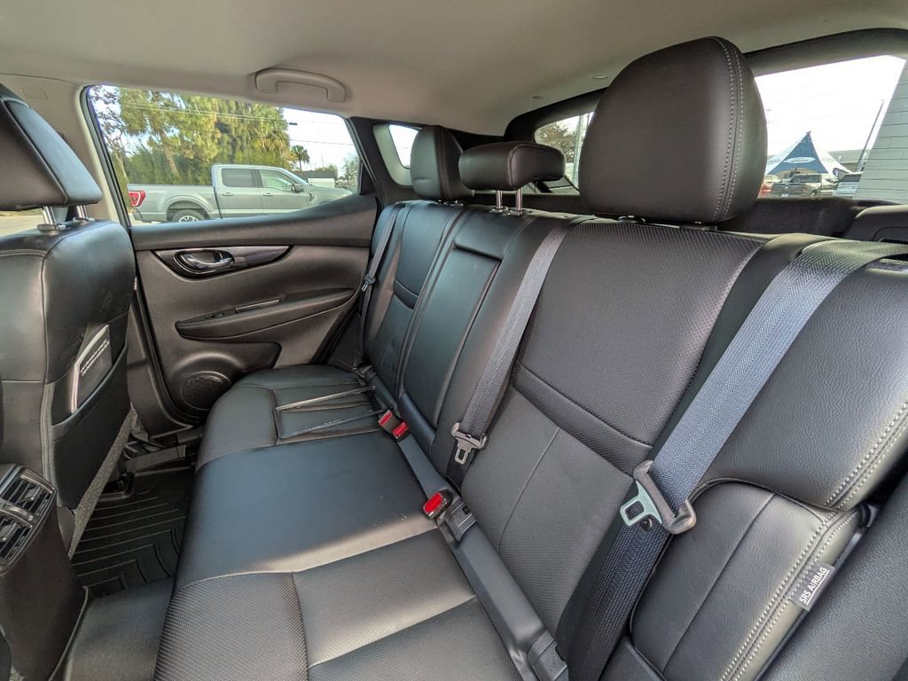 Used 2022 Nissan Rogue Sport SL w/ Premium Package image 14