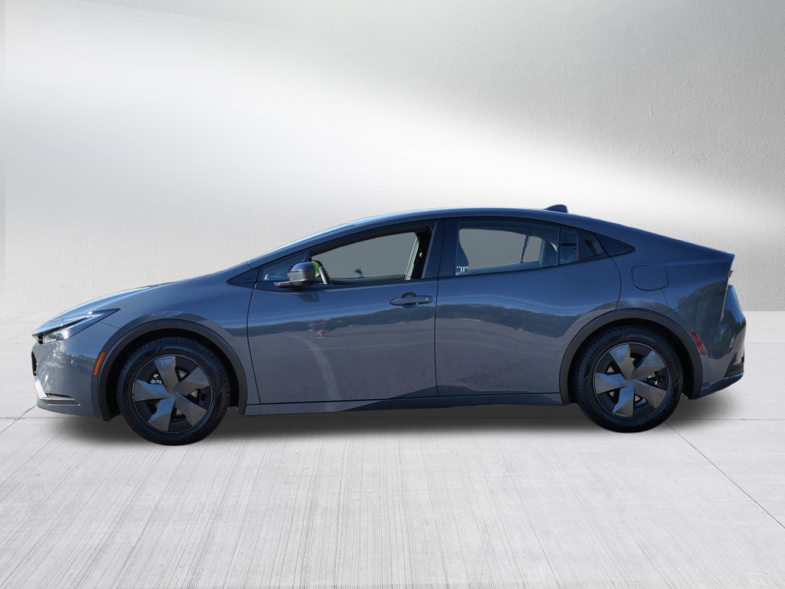 Certified 2025 Toyota Prius LE FWD image 5